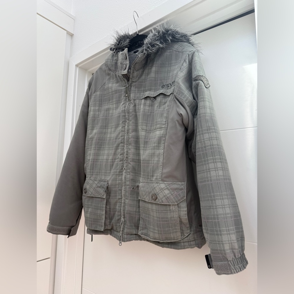 Empyre Gray Plaid Snowboard Ski Jacket Faux Fur Hood | Size L - Picture 7 of 13